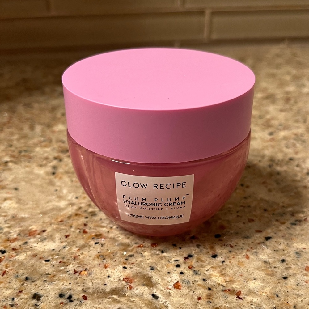 Glow Recipe plum plump hyaluronic cream